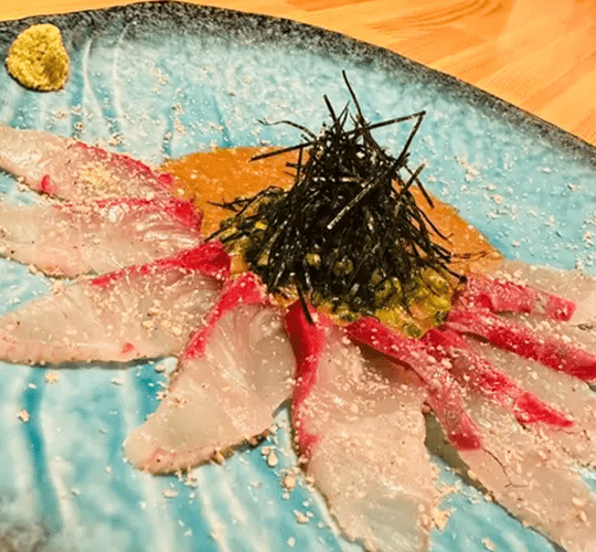 新鮮な魚を使用した贅沢なひと皿